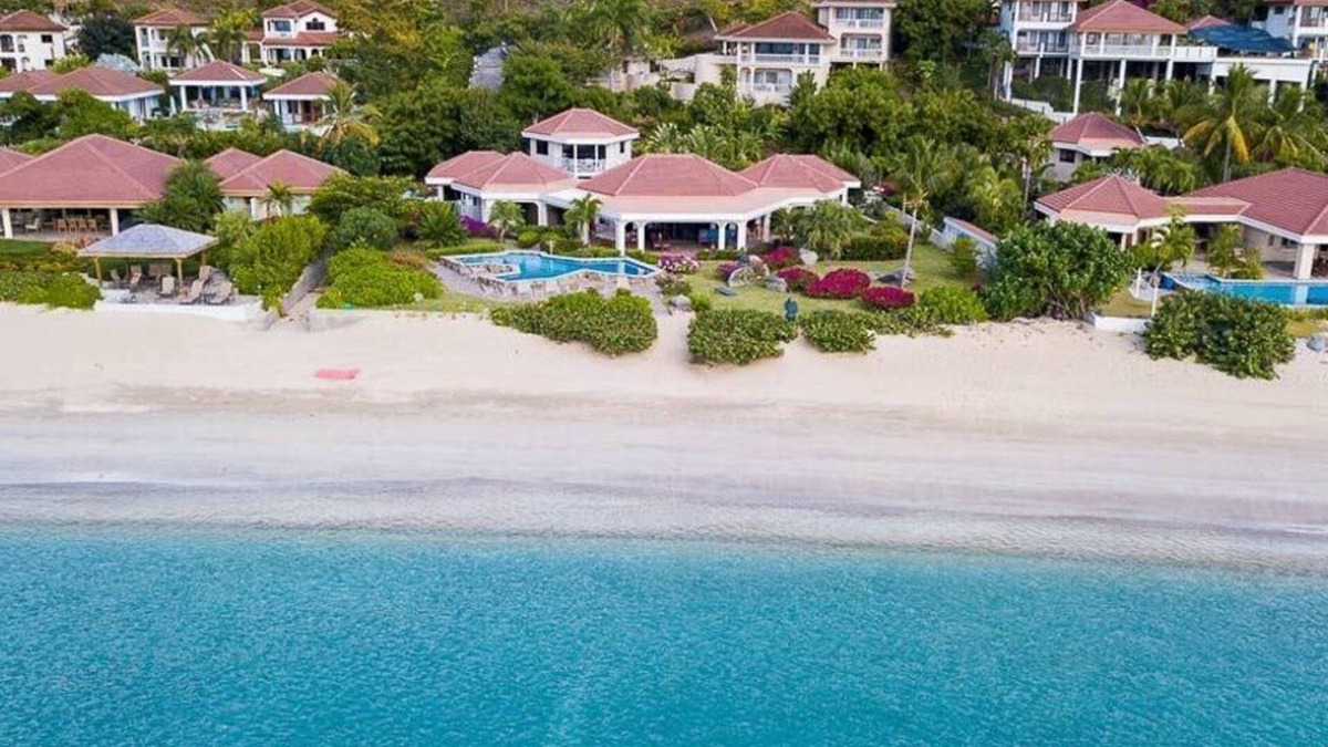 Purcell Villa | An Elegant Private Residence for Rent on Beautiful Mahoe Bay.