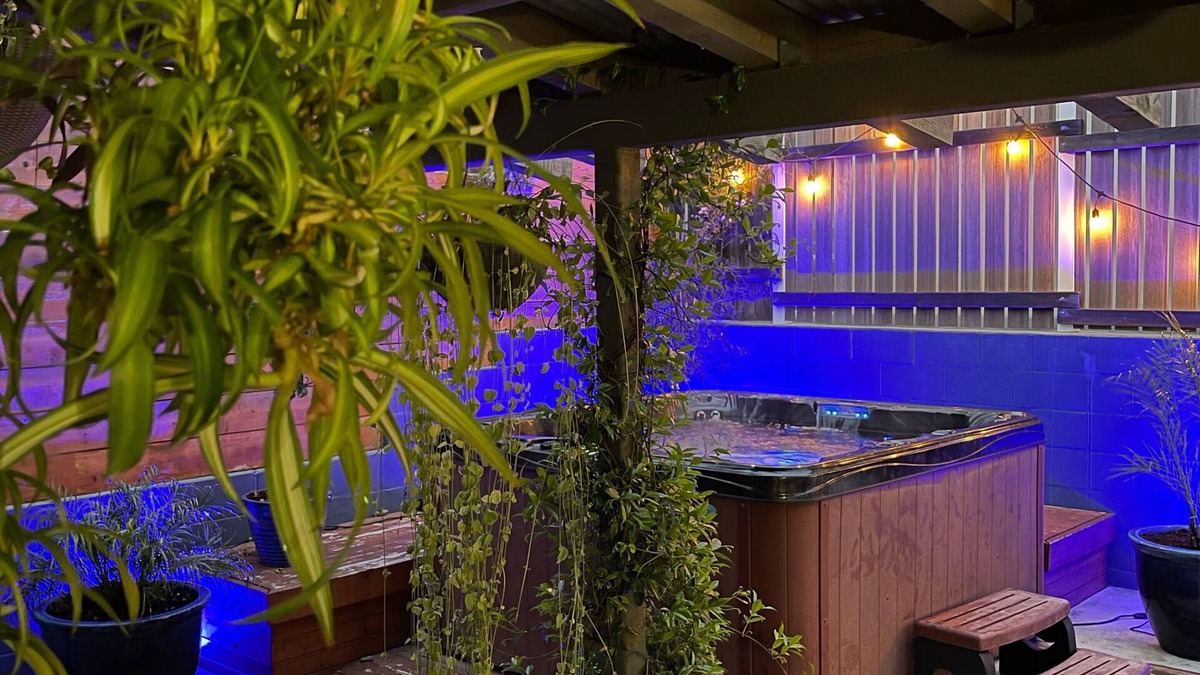 San Onofre House | An "Endless Summer, Surfer's Paradise" Awaits