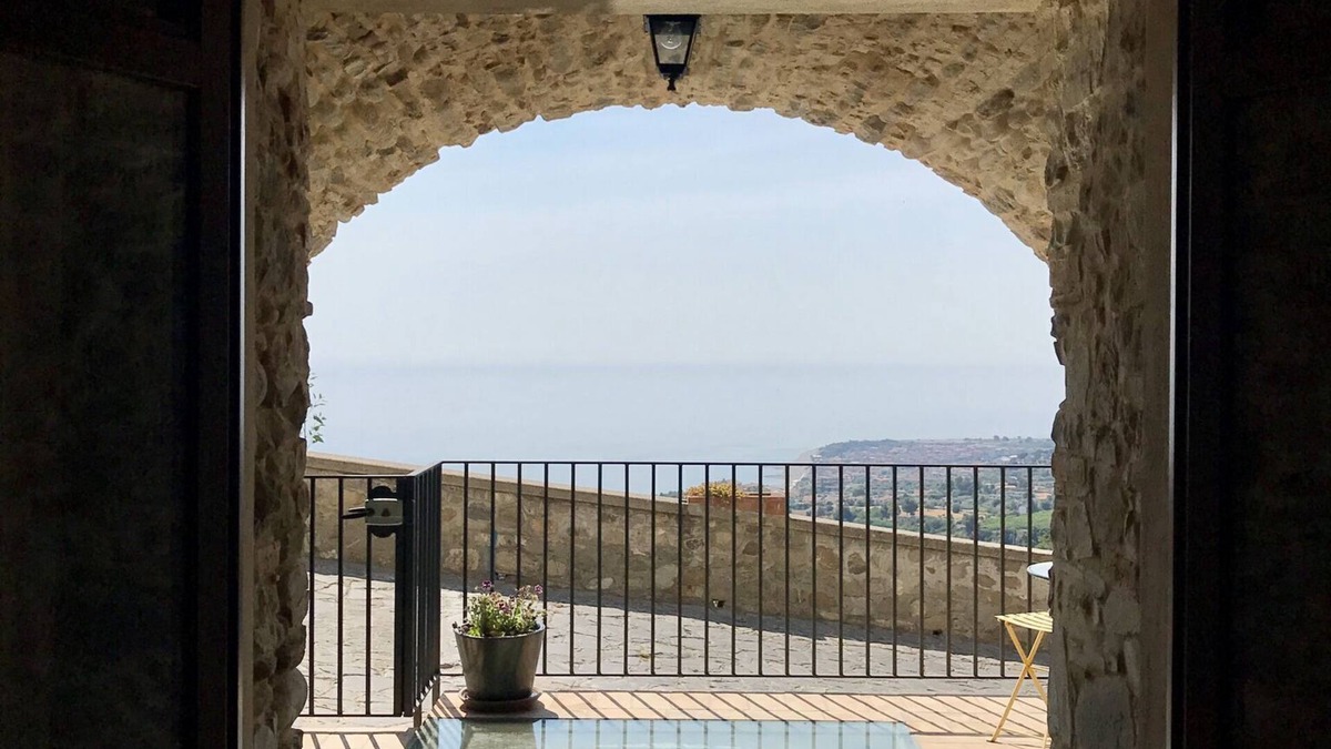 Roseto Capo Spulico Apartment | An historic luxury apartment with panoramic views over the Ionic coast and sea