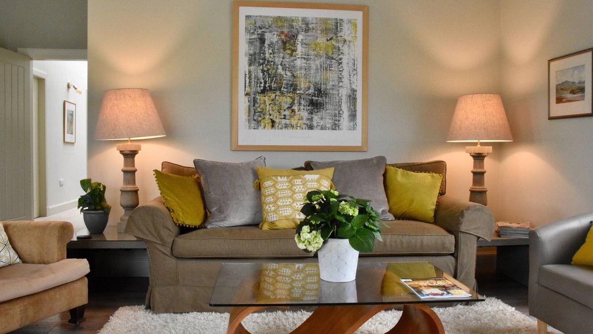Haddington Cottage | An impressive and unique 3-bedroom cottage in a picturesque countryside setting. Sleeps 6