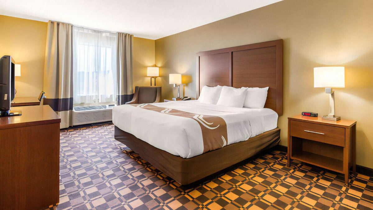 Georgetown House | An Intimate & Romantic Getaway! Free Breakfast