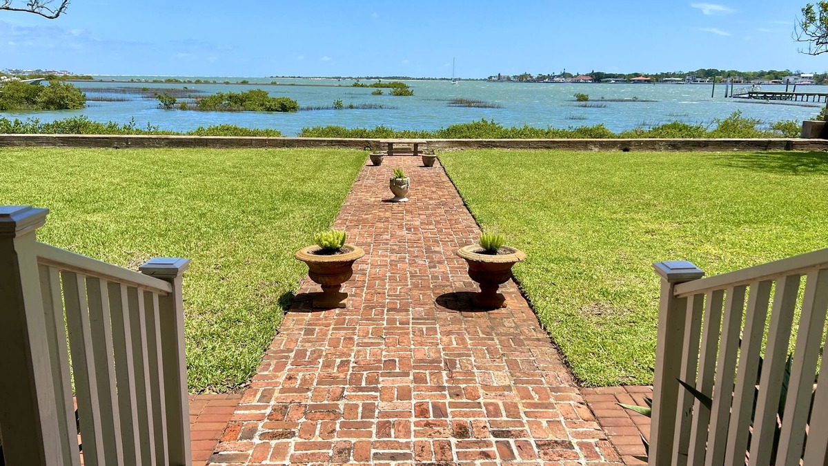 St. Augustine House | An irresistable oceanfront vacation home in the heart of historic St Augustine!