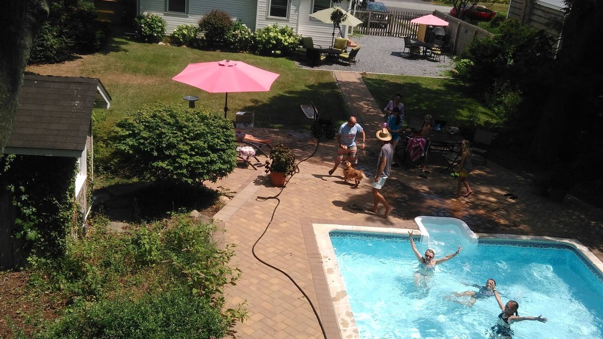 Bellport House | An Oasis in Bellport Village, 2 bedroom House, Large backyard and swimming pool!