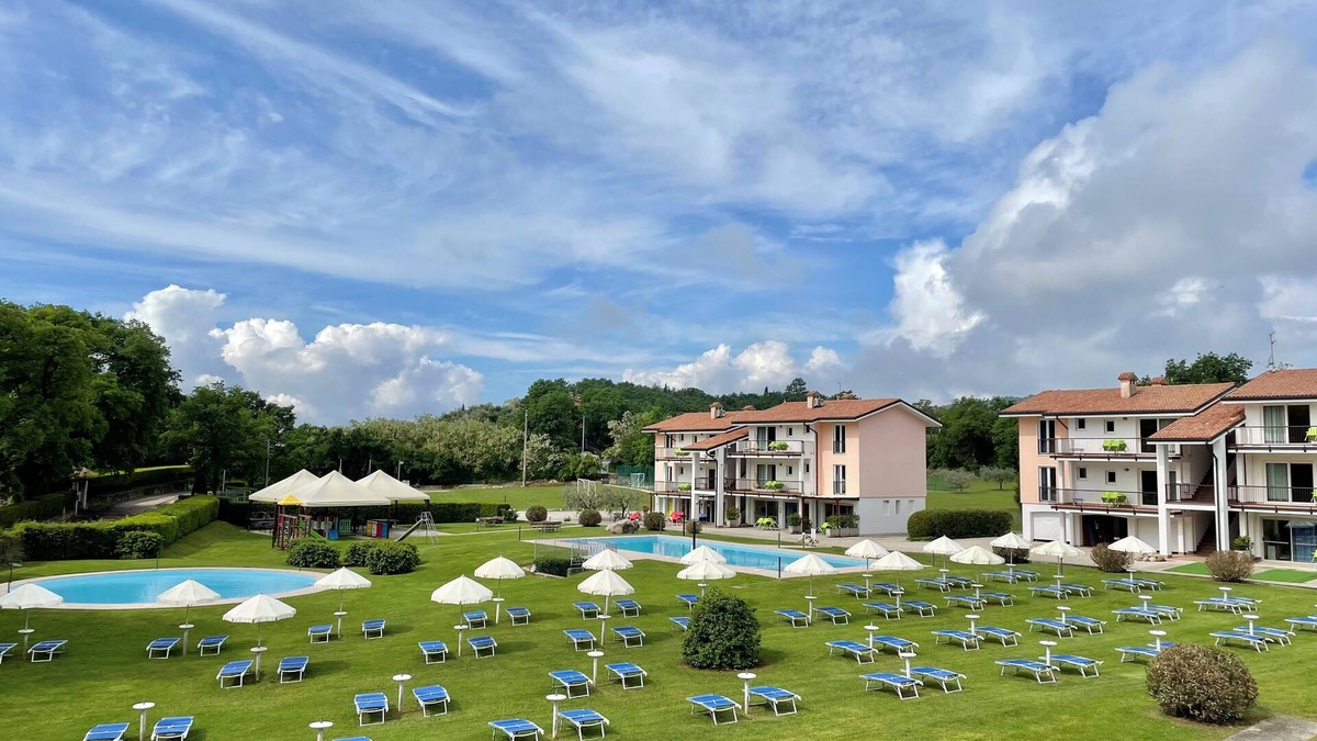 Marciaga Apartment | An oasis of nature just steps from the lake.