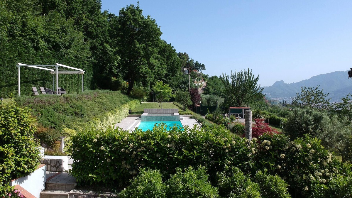 Cava de' Tirreni Villa | An oasis surrounded by greenery at the gates of the Amalfi coast