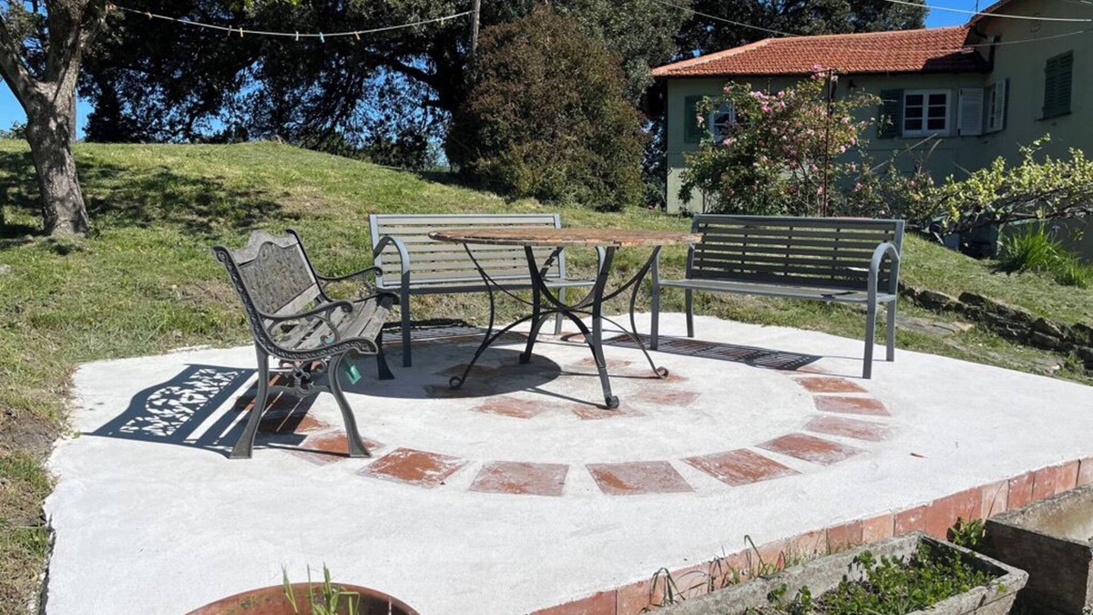 Bolzaneto Apartment | An old country house surrounded by greenery just 9 km from the center of Genoa.
