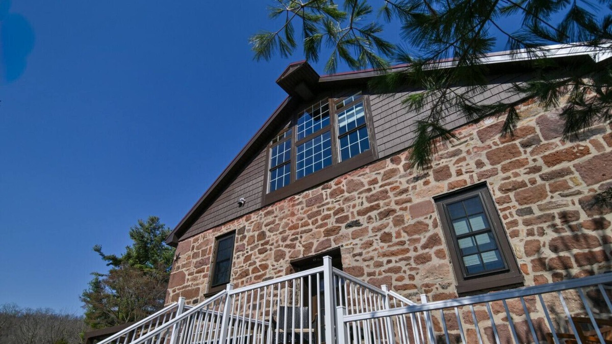 Stouchsburg Apartment | An old mill from the 1800`s has been renovated into a Mill House with three Suites - two with private entrances