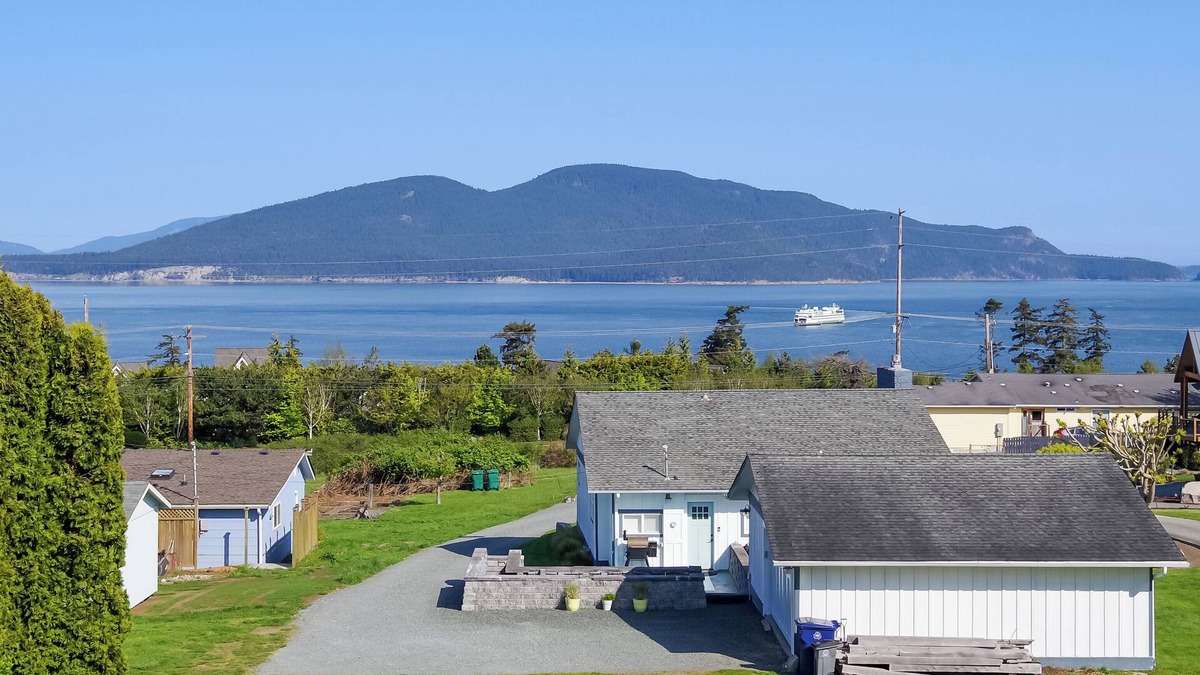 Anacortes House | Anacortes Home w/Views of Puget Sound