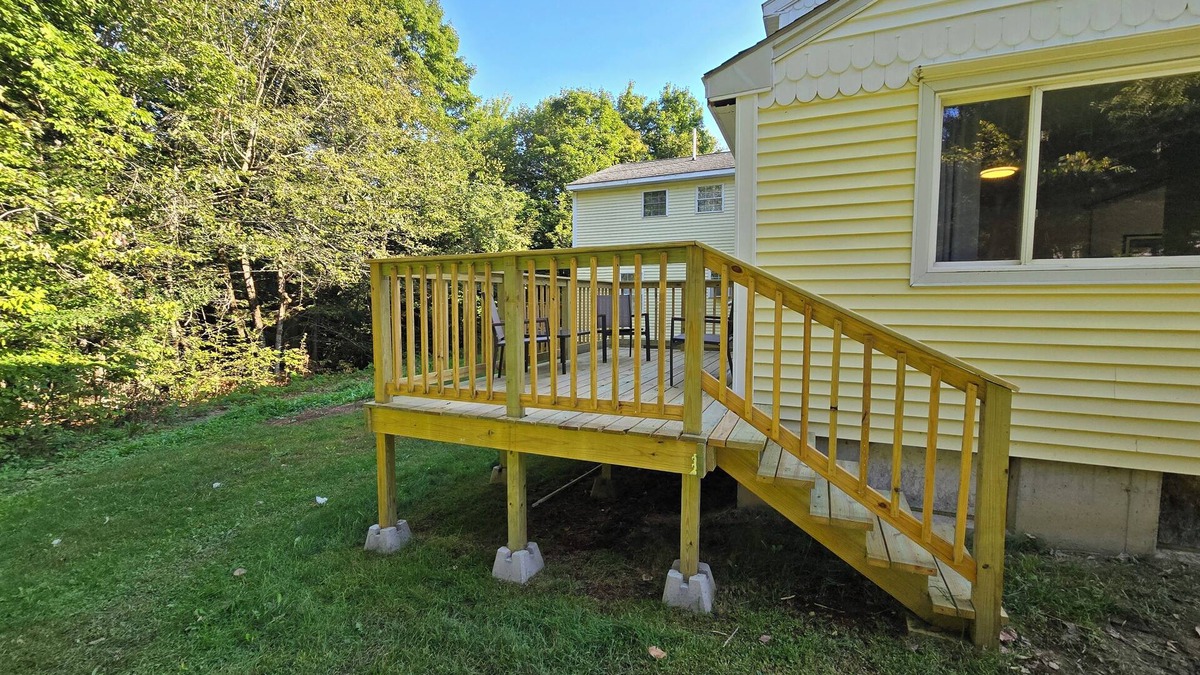 Glenburn Apartment | Anchor Maine 3Br, 2.5 Bath