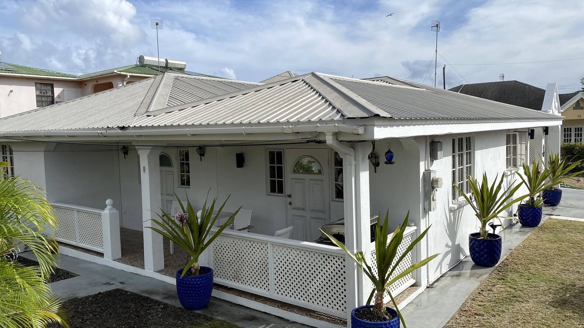 Welches House | Anchor Villa , 4 bedroom single family home nSteps to the beach .