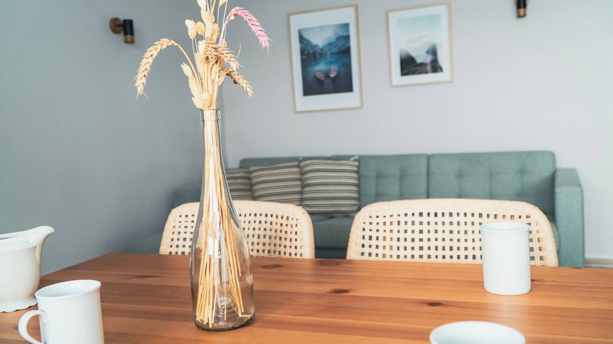 Rettin Apartment | Anchorage - stylish apartment with sea view & balcony