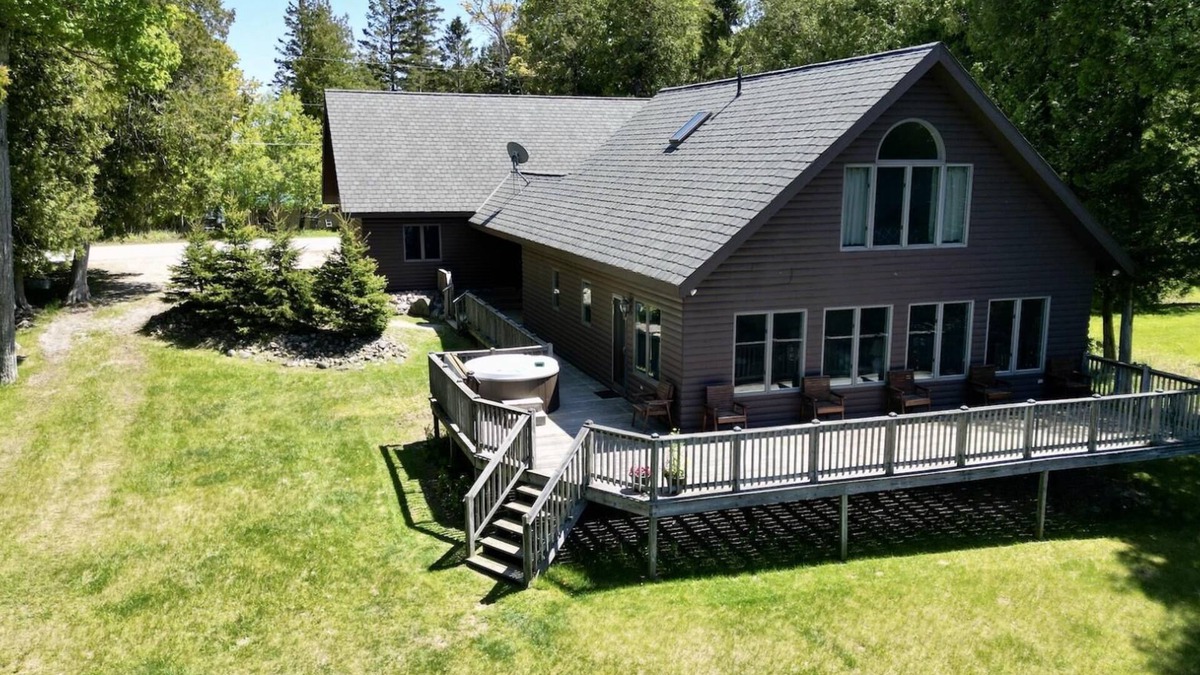 Drummond House | Anchorwood Cabin on Drummond Island