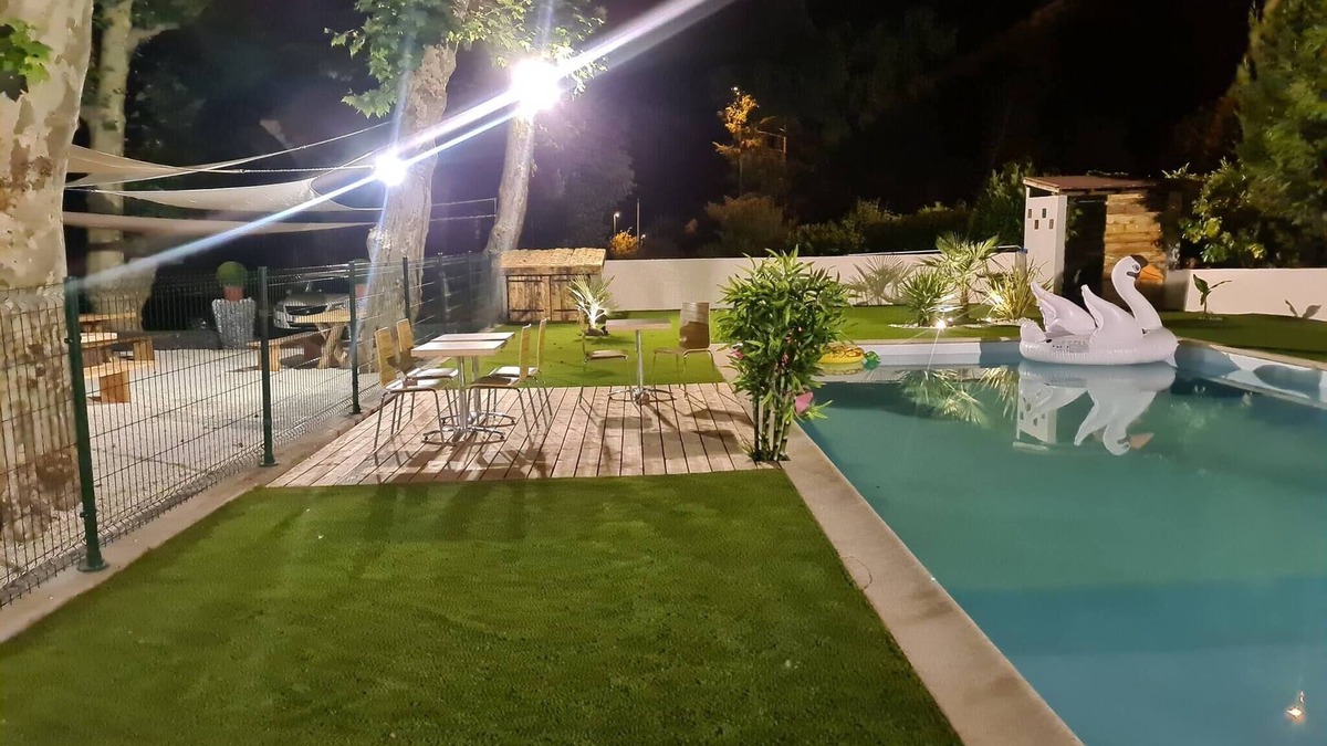 Le Breuil House | Ancien Hôtel, chambres individuelles, Piscine situé Le Creusot