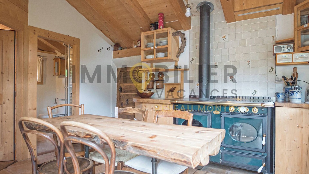 St. Luc Ski Chalet | Ancien raccard authentique transformé pour 4 personnes. Chaleureux et plein de charme. Au calme, en