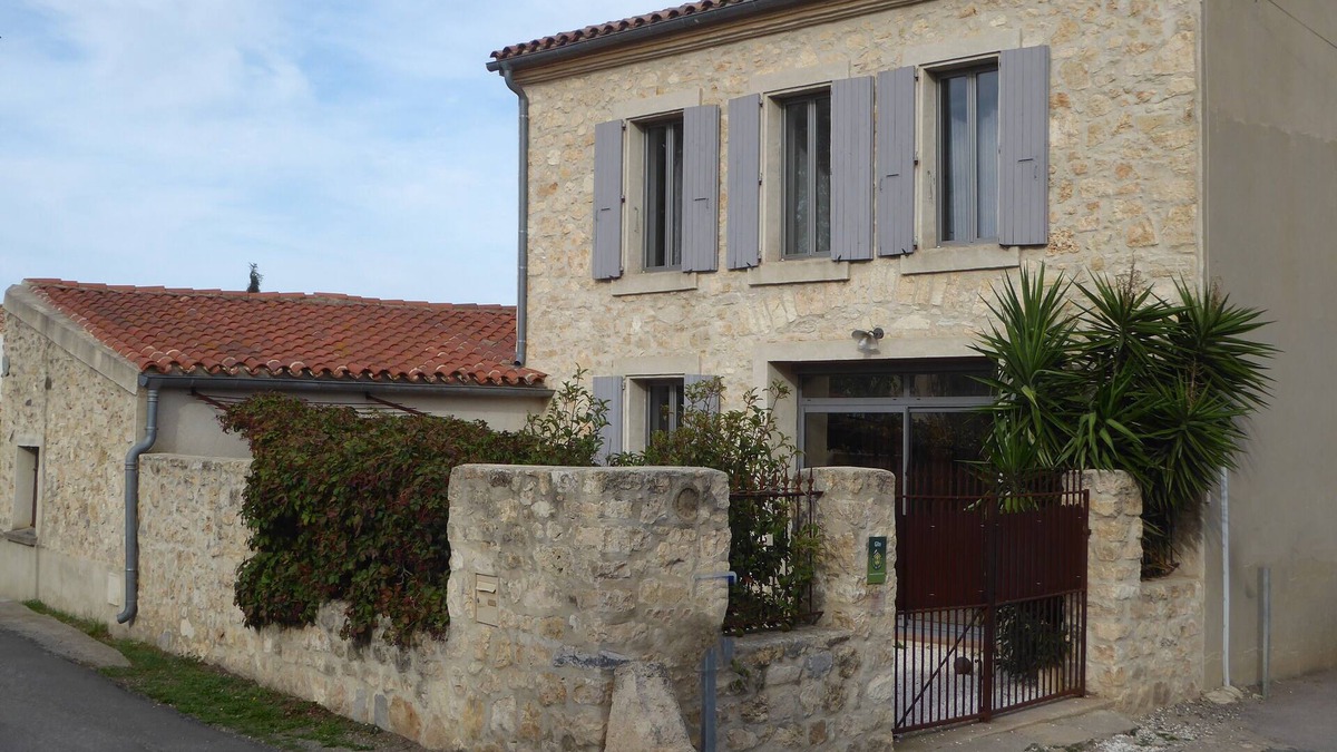 Roquefort-des-Corbieres House | Ancienne Bâtisse en Pierre Dans la Tradition des Maisons Vigneronnes