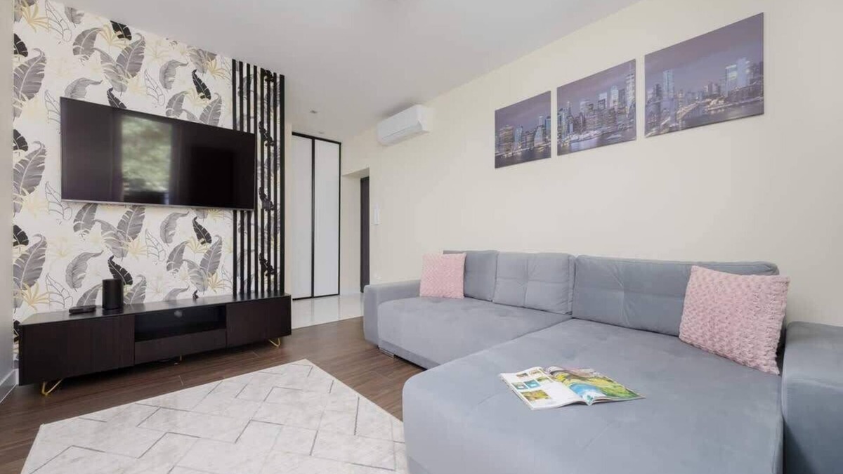 Muranow Apartment | Andersa 20A | Sunny Apartment | WiFi