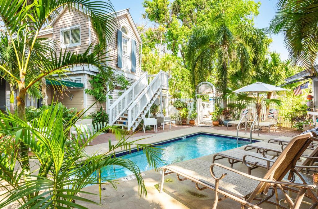 Downtown Bed & Breakfast | Andrews Inn & Garden Cottages
