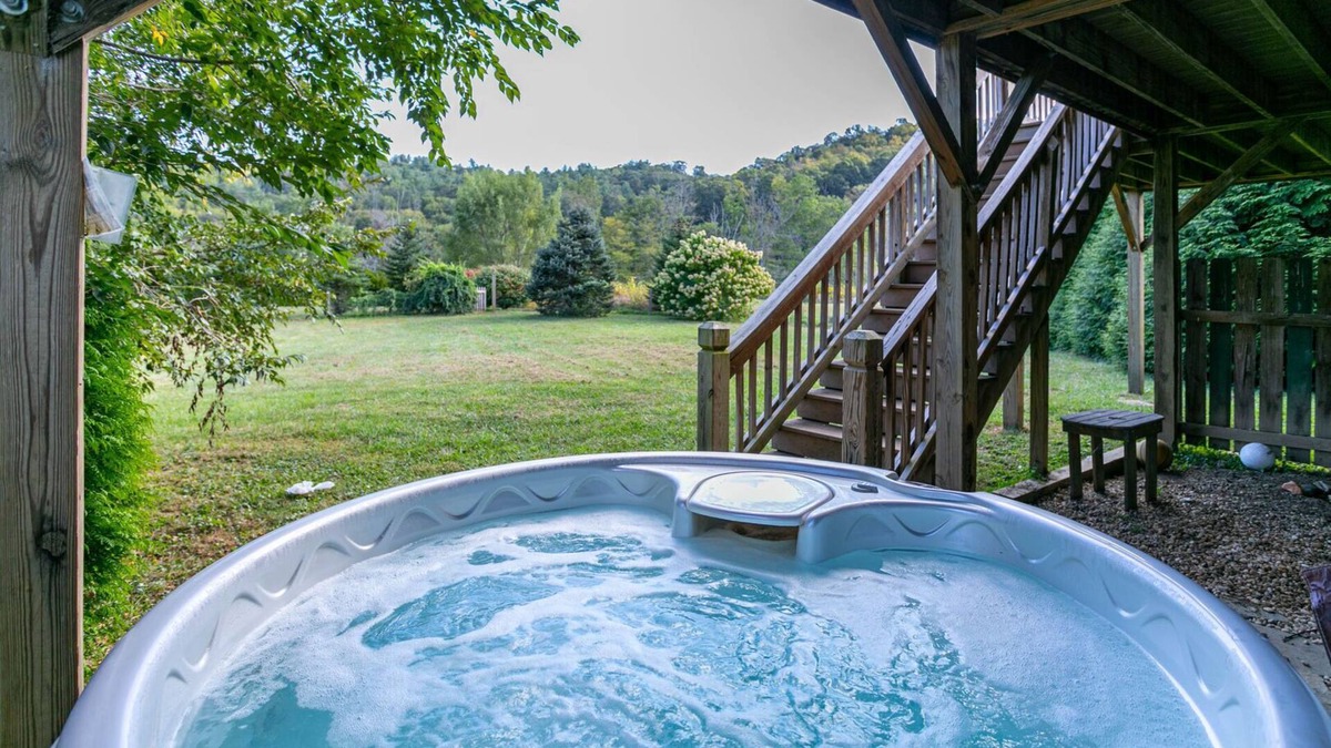 Todd Cabin | Andrews River Haven - River Front with hot tub-Cozy, Fun for Kids, Pet Friendly!
