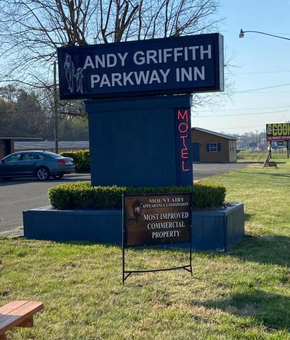 Mount Airy Hotel | Andy Griffith Parkway Inn