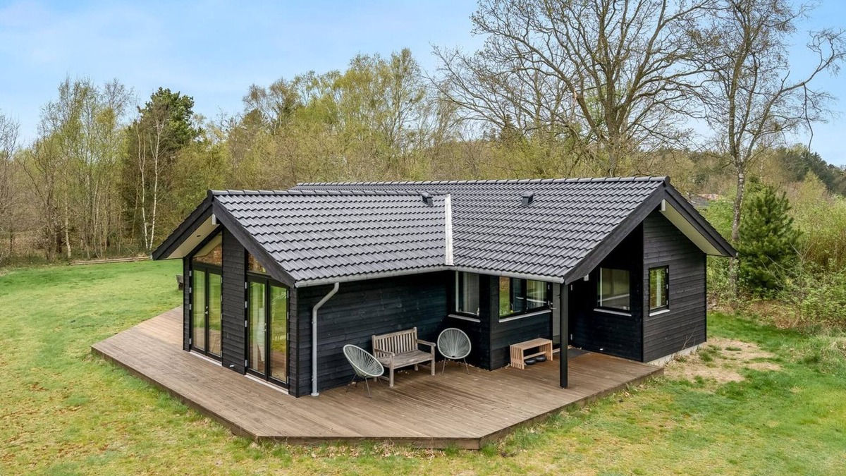 Hou House | "Angelie" - from the sea by Interhome