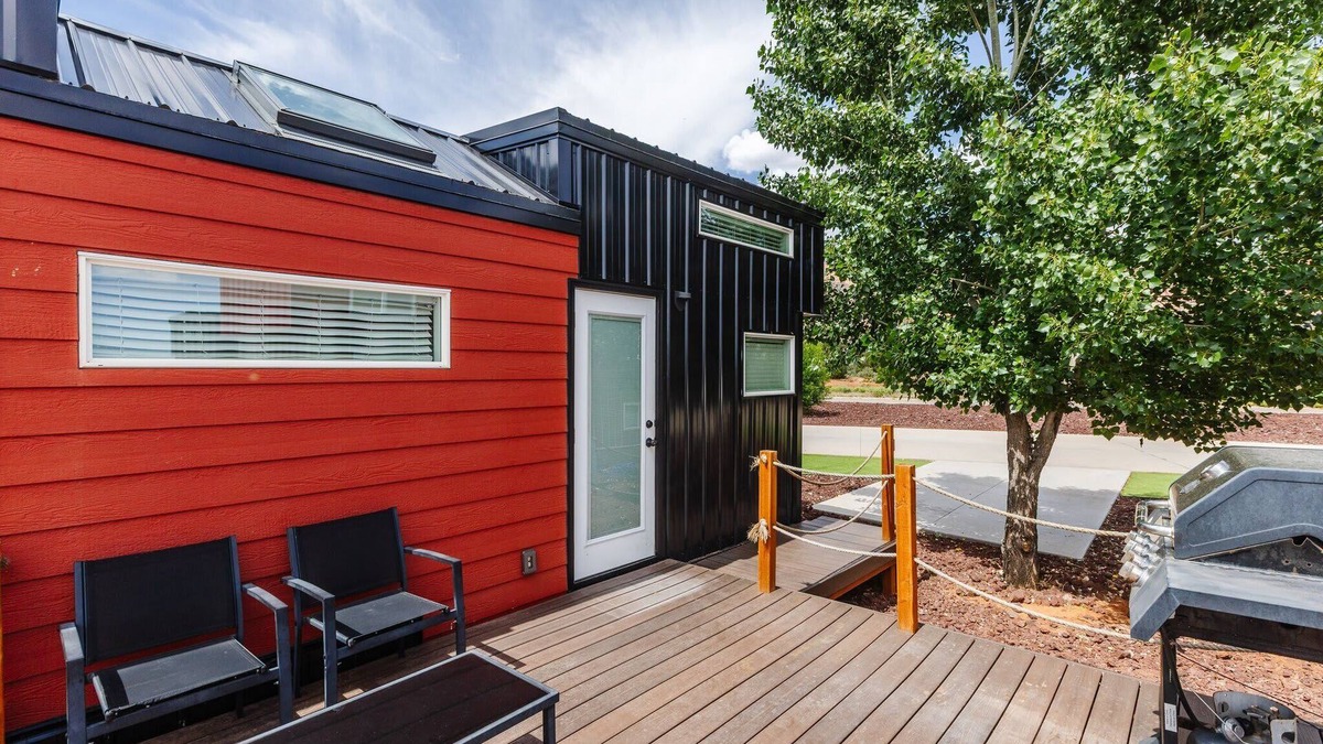 Apple Valley Cabin | Angel’s Landing Relaxation Retreat with Hot Tub