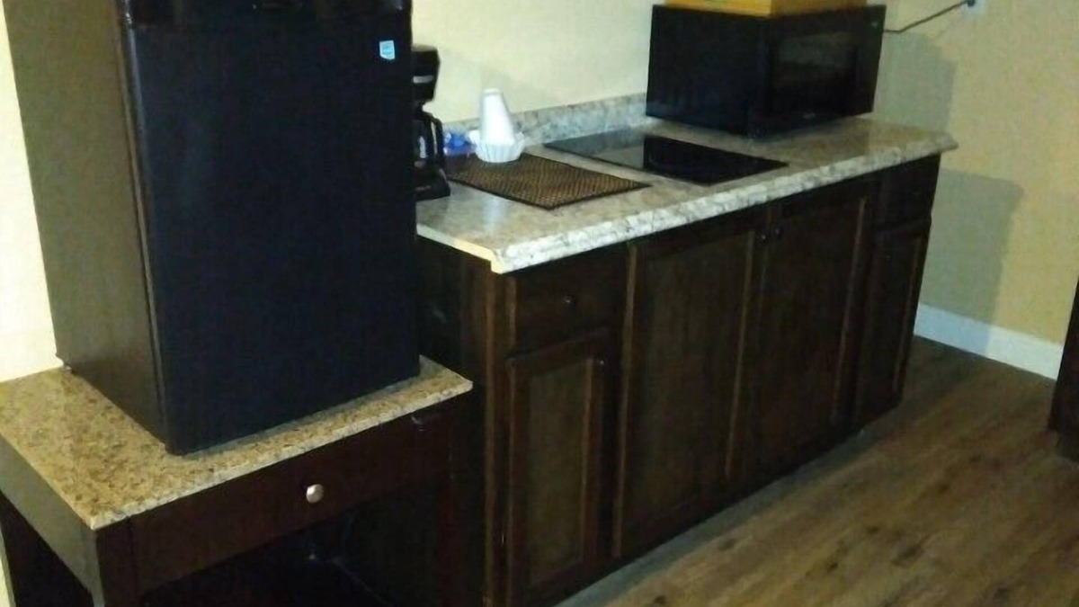 Mead Hotel | Anglers Hideaway Cabins Extended Stay