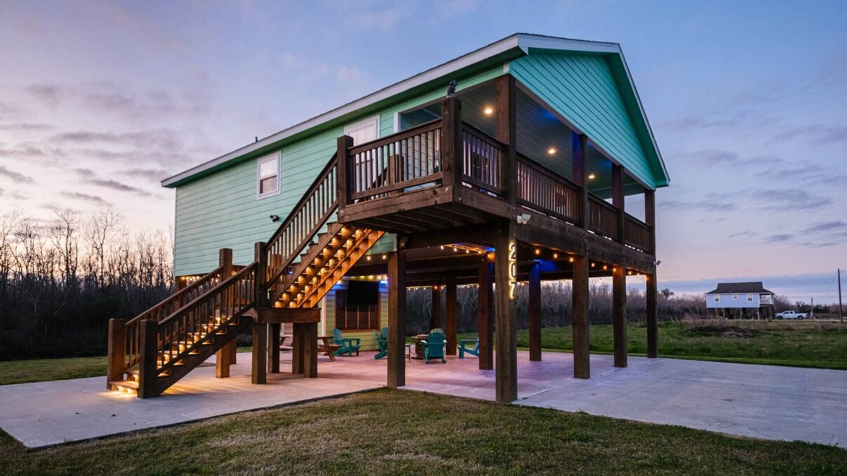 Hackberry House | Angler’s Paradise! Amazing fishing w/in minutes! 3 bed,sleeps 7 ppl, 2 bath.