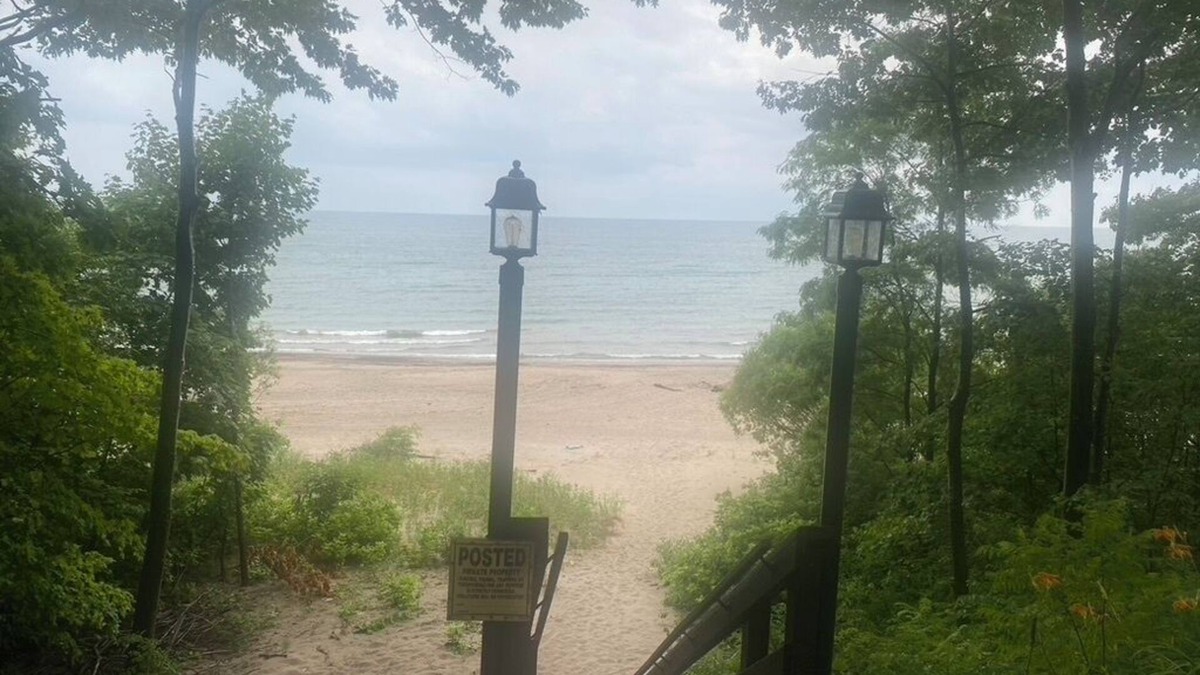 Angola on the Lake House | Angola on the Lake Beach House Spacious 4BR private beach wrap-around porches