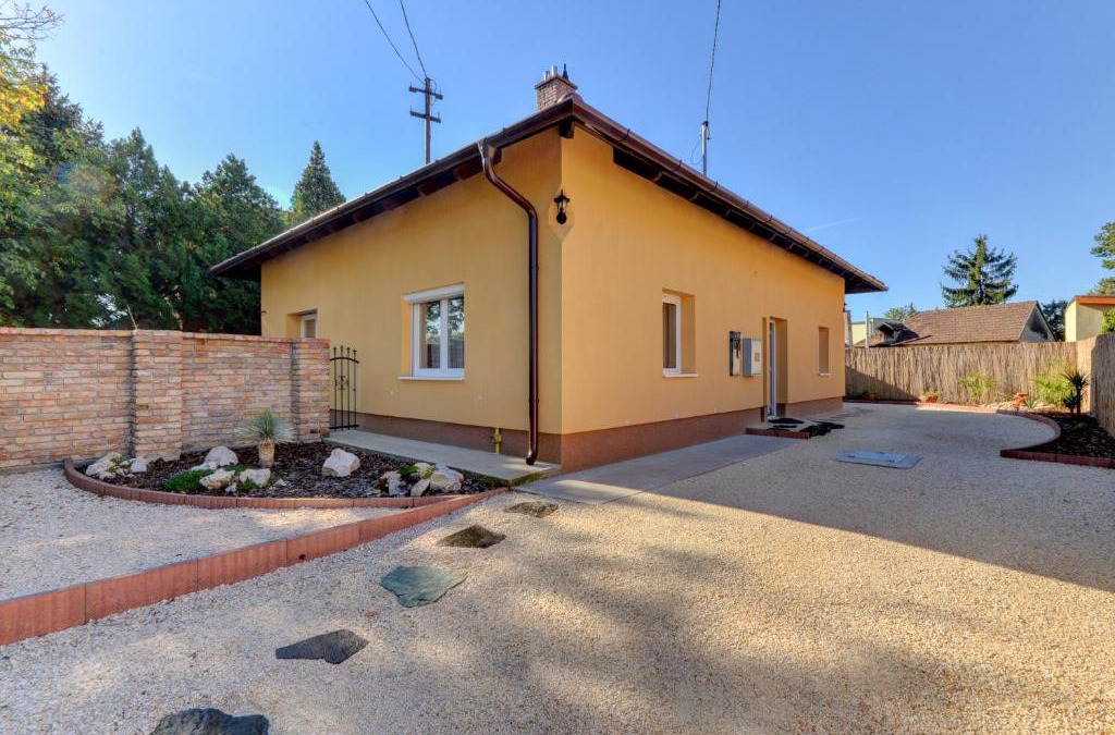 Csepel-Kiralyerdo Apartment | Anita