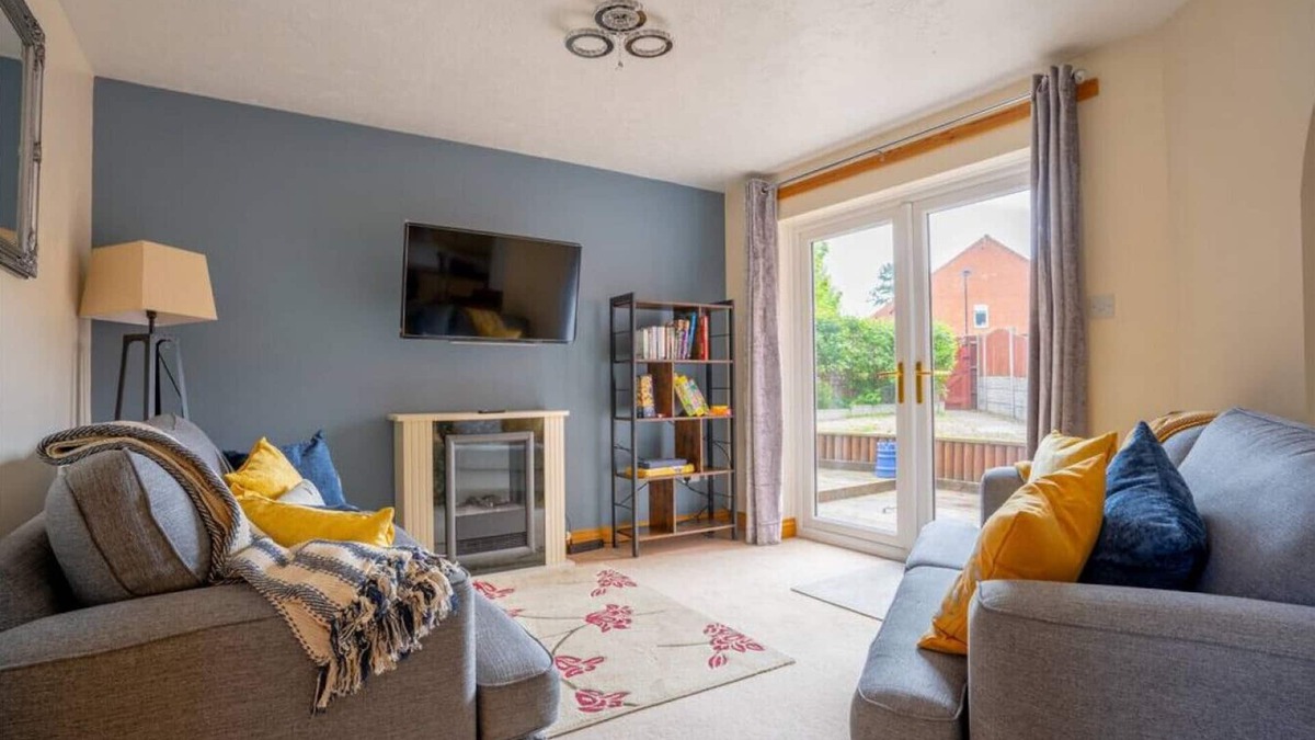 Rocester House | Ann's Home Near Alton Towers