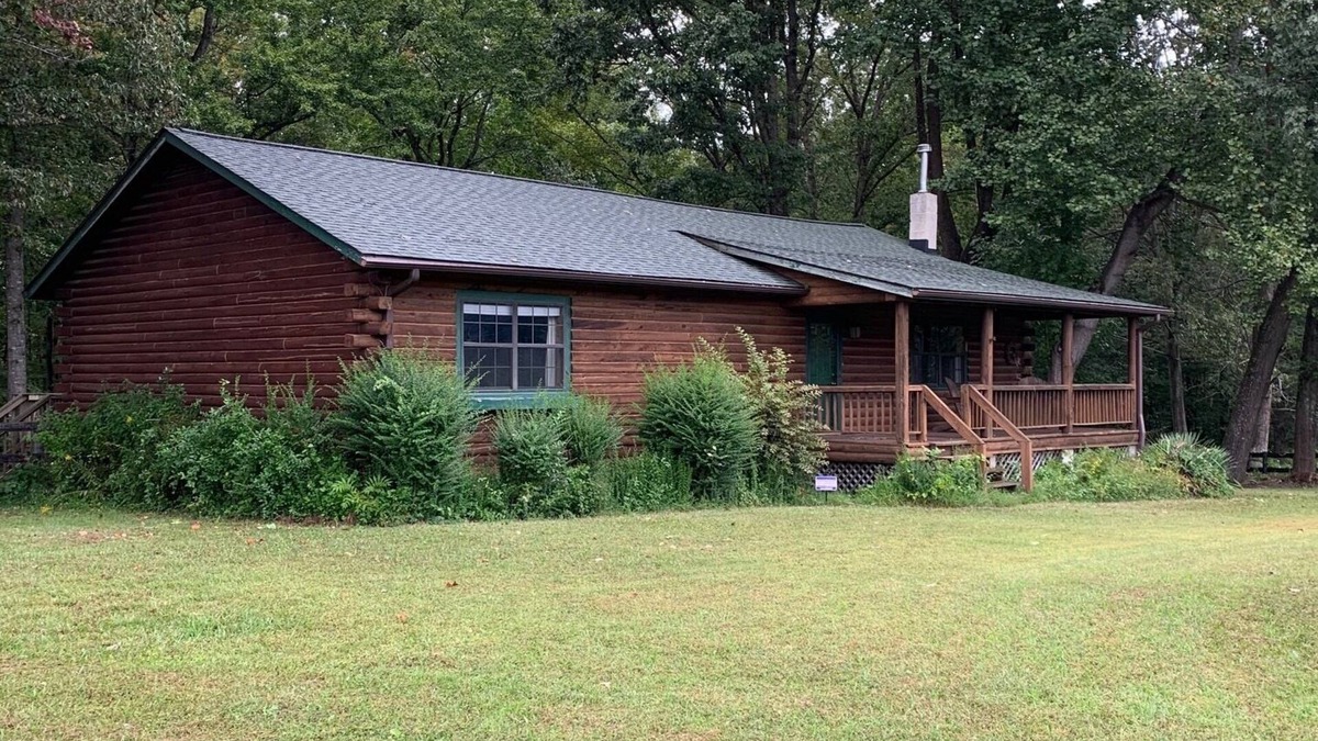 Patrick Henry House | Anna Valley Farm Log Home-1/2 hr to UVA, close to Wineries, fiber internet!