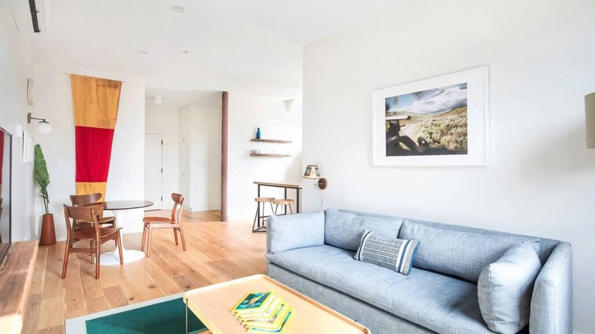 Yamacraw Village Apartment | Annabelle 3B - Bright King Bedroom Near Nightlife