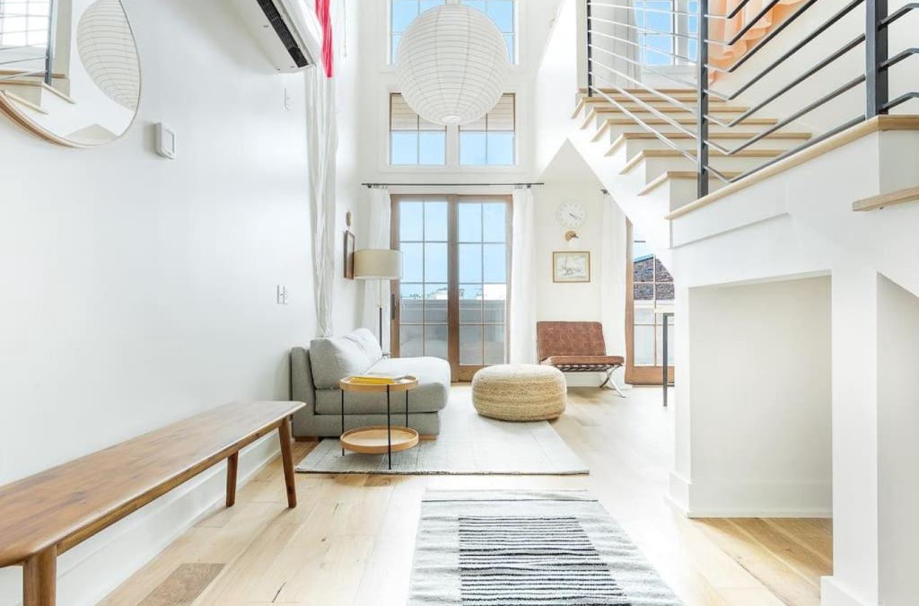 Yamacraw Village Apartment | Annabelle 4A - Top Floor Loft Downtown With Patio