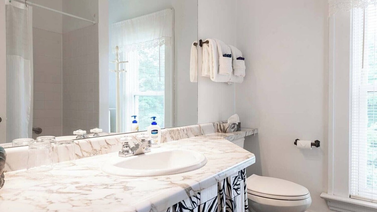 Stratford Apartment | Annabelle Stone Maiden Inn