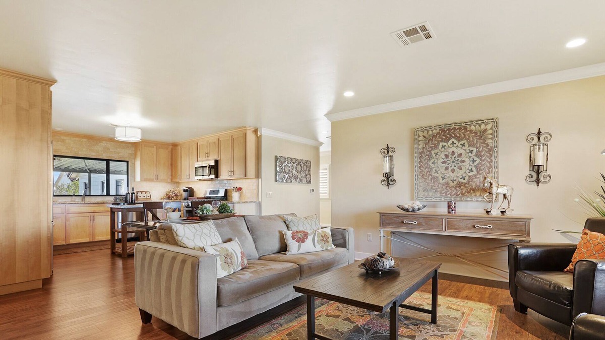 Lodi House | Annadan Suites is the beautifully located vineyard getaway of your dreams.