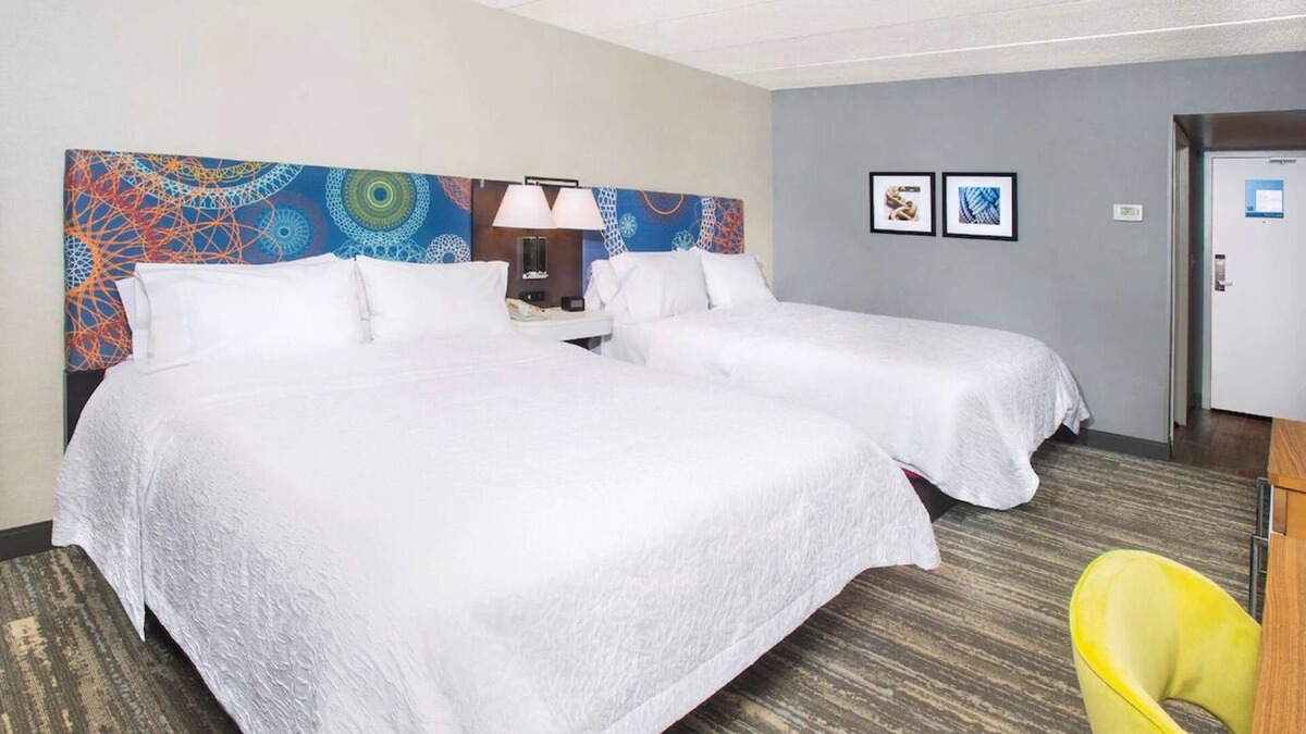Parole Hotel | Annapolis Adventure: 2 Cozy Units, Outdoor Pool + Easy Access to Historic Sites!