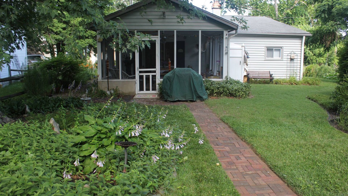 Cape Saint Claire House | Annapolis Bay House BOAT SHOW & USNA Families 2 Bedroom with Den sleeps 5