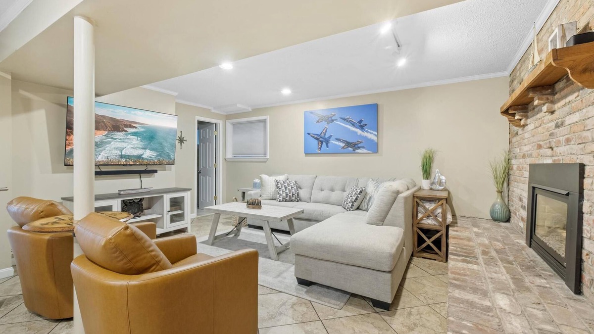 Annapolis House | Annapolis Retreat - 7 mins from downtown Annapolis!