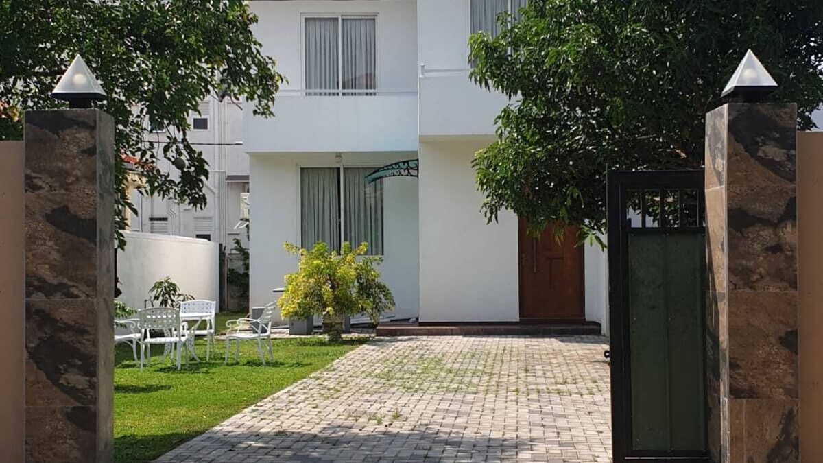 Seeduwa - Katunayake House | Anne's Airport Villa Room 1
