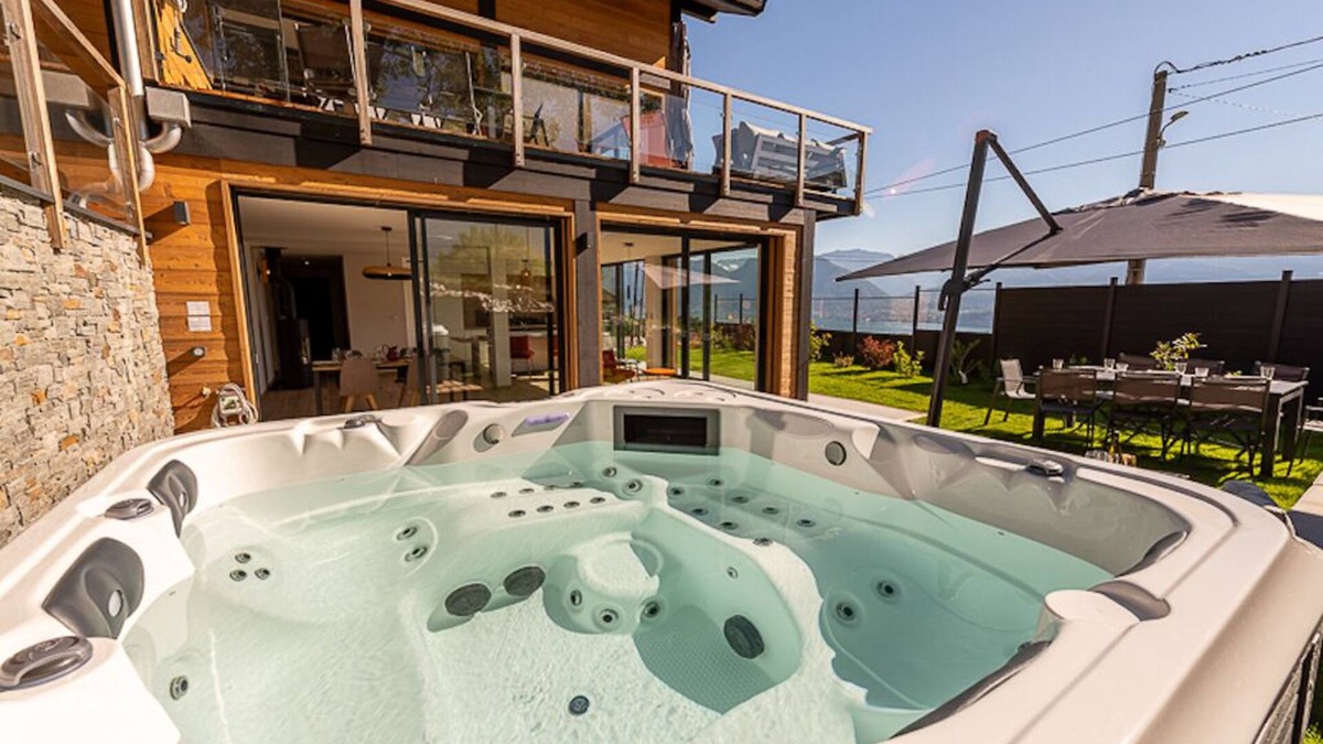 Saint-Jorioz Apartment | ANNECY HAPPY LODGE 5 PERS LAKE VIEW JACUZZI TERRACE
