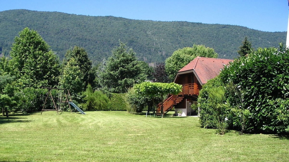 Cessenaz Apartment | ANNECY SEVRIER LAKE * APARTMENT 100 m FROM THE LAKE