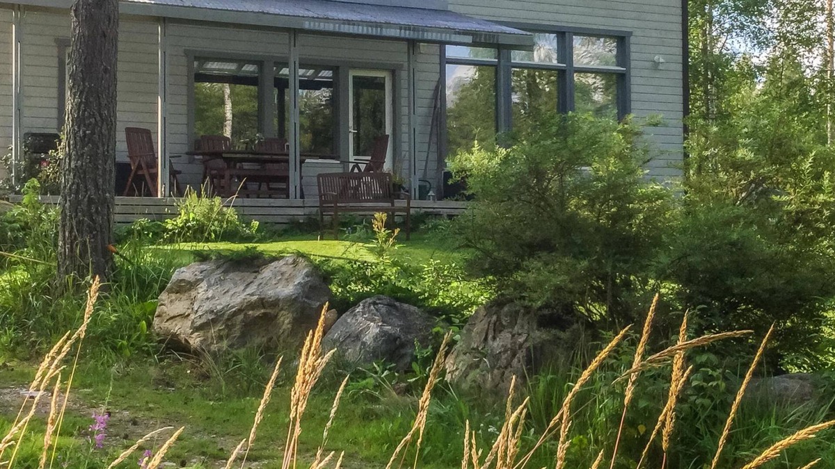 Etelainen House | Annelinniemi by Interhome