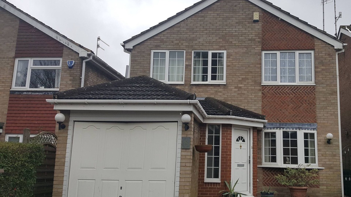 Luton House | Announcing 3 bed, Lodge near Luton Airport