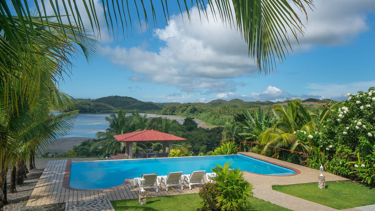 Boca Chica Apartment | ANNSRENTAL Luxury Beachfront - Stunning Views - Private Pool - Steps