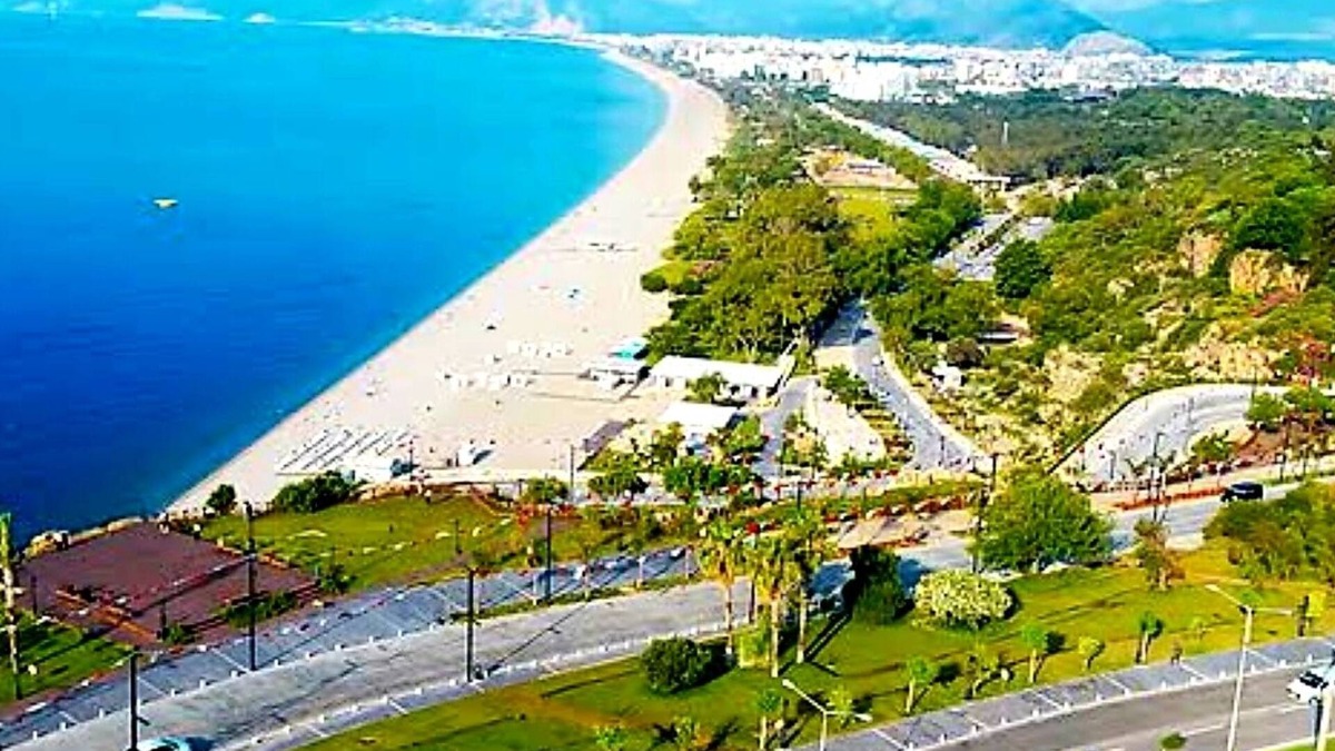Antalya City Centre Apartment | Antalya / Konyaalti 1 + 1 apartment 15 minutes walk to the sea.