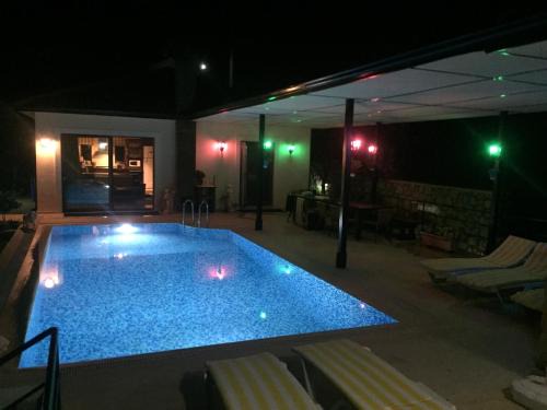 Konyaalti Villa | Antalya Villa Esiyok with heated pool