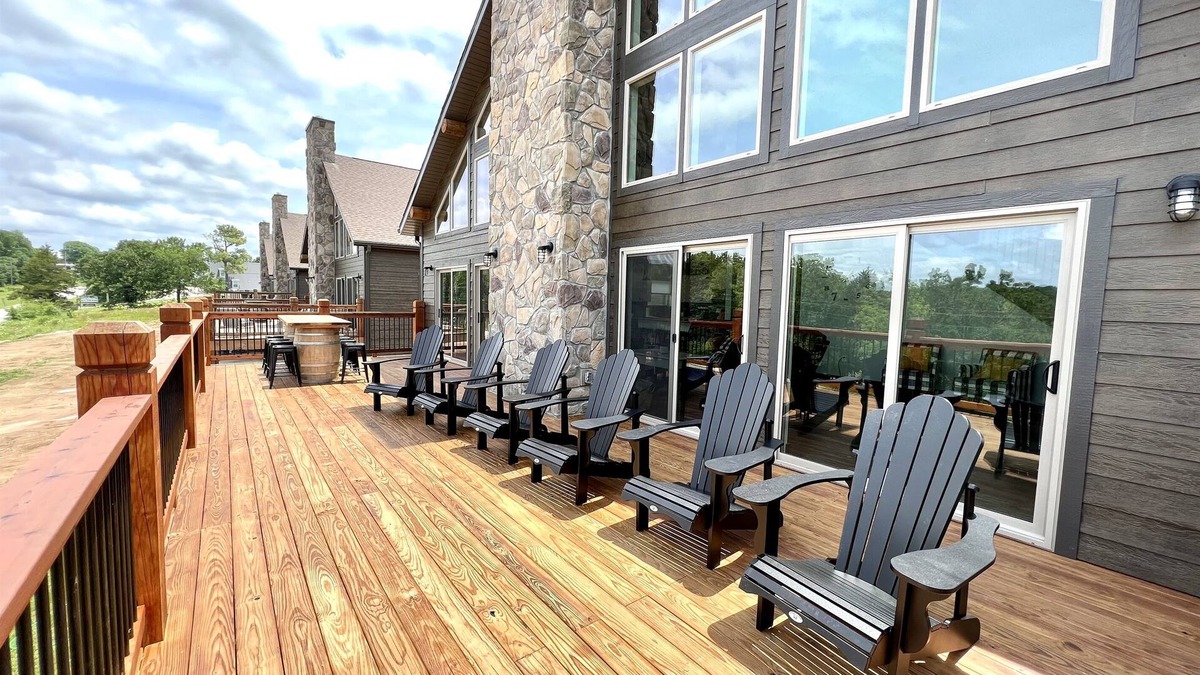 Lampe Cabin | Antelope Lodge ADA Lake View w/Pickleball Court!