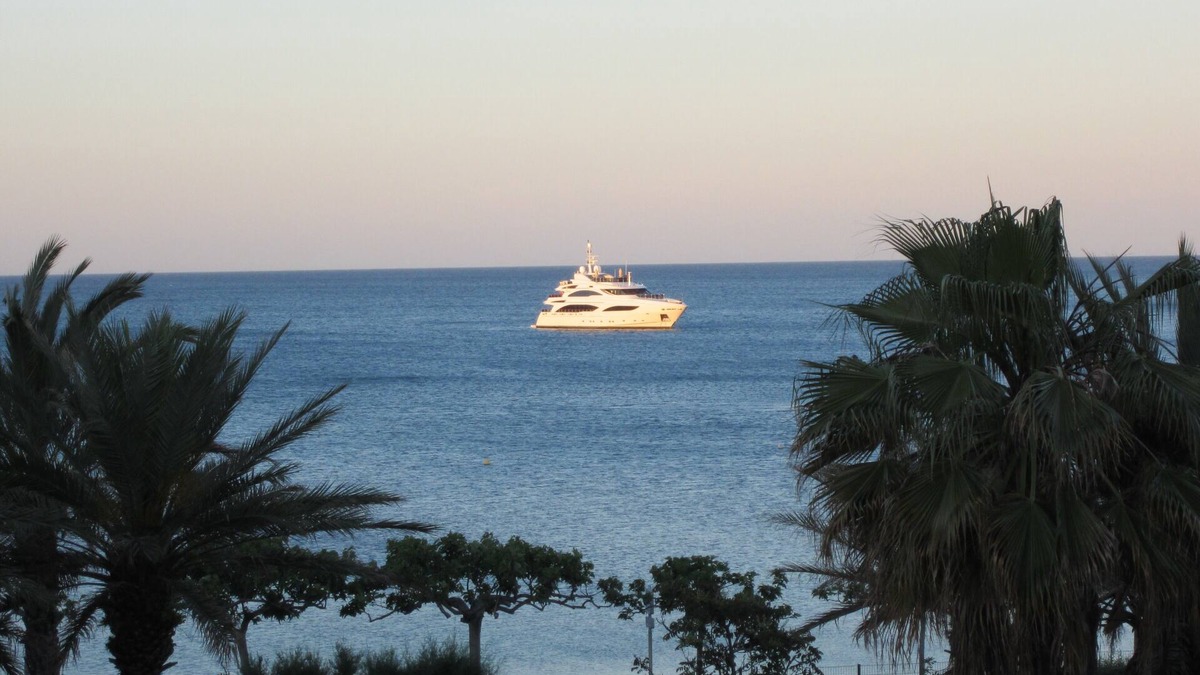 Cap-d'Antibes Apartment | Antibes Apartment with Stunning Sea View
