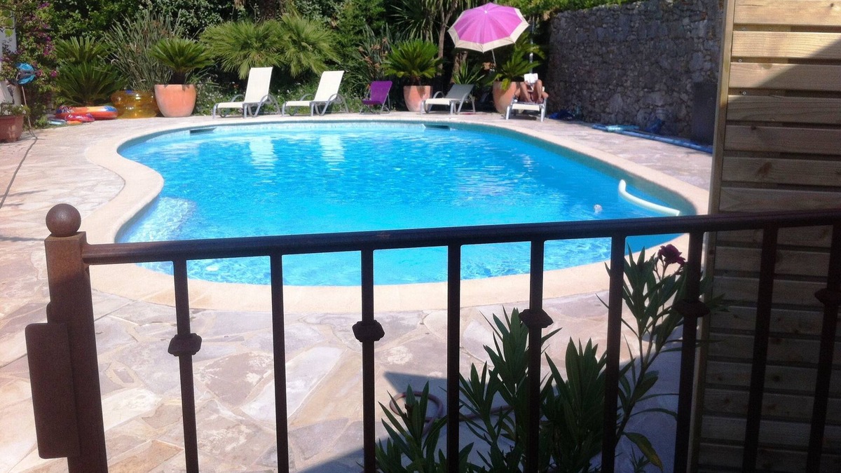 Plaine de la Brague House | Antibes : Maisonnette with private terrace and shared swimming pool, close to the beach