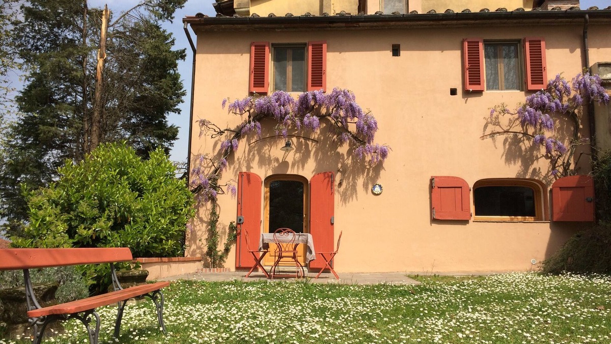 Cantagrillo House | Antica Casa Colonica con Piscina nel Giardino Della Villa Settecentesca De Rossi